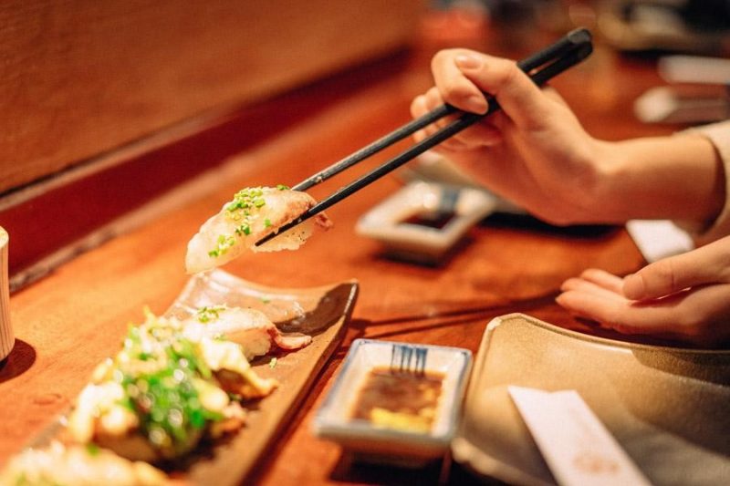 Tìm hiểu câu chuyện thú vị đằng sau nguồn gốc ra đời của ngày 1 tháng 11 – ngày sushi toàn quốc(寿司の日11月1日に学ぶ、寿司の由来)
